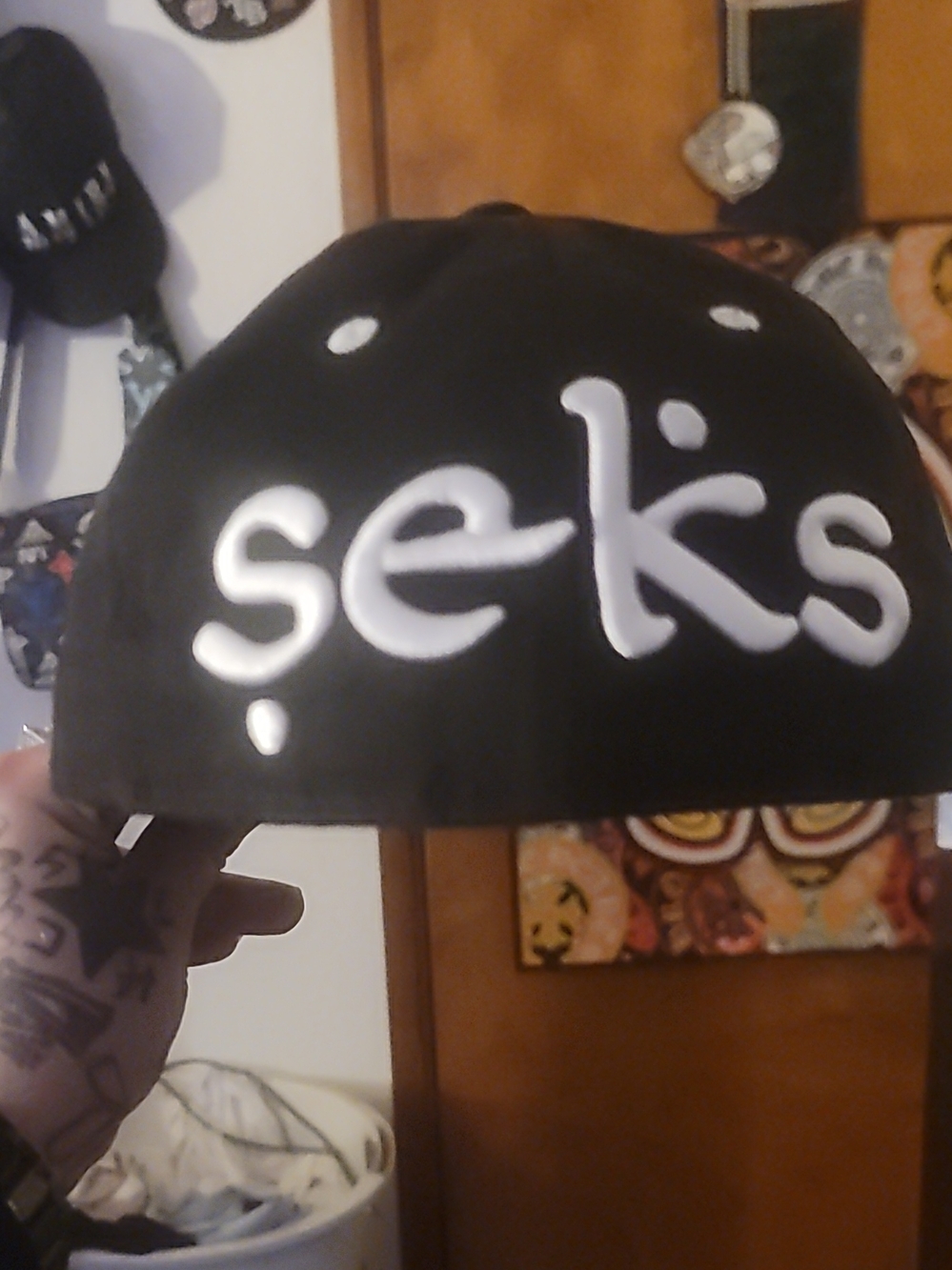 Seks Fitted - Picture 2 of 3